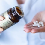 Biotynowy turbo-boost dla włosów i paznokci: jak wybrać suplement, który naprawdę działa