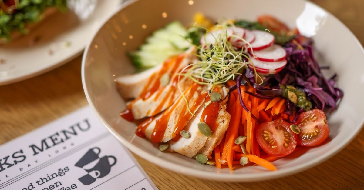 Lekkość bez obrzęków: smakowite małosodowe menu na każdy dzień